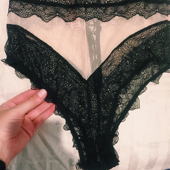 NWT VS lingerie - Picture 5 of 7